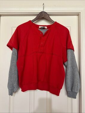 Vintage Le Tigre Men's Red Layered Pullover Sweater with Gray